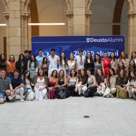 Despedida en Bilbao de la primera promoción del Grado en Enfermería