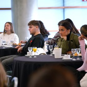 Revenue beldur barik